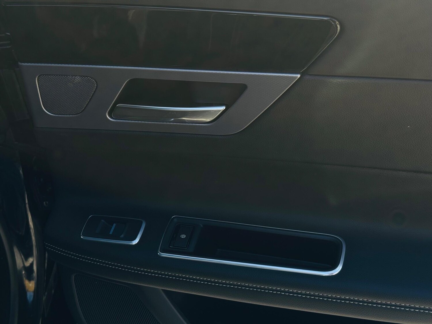 Used Jaguar XF 2017 for sale - 78062763: Photo 30