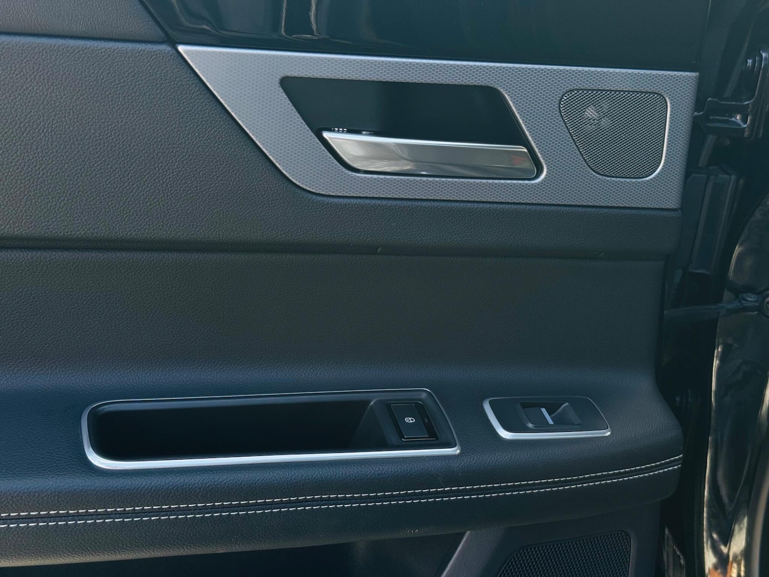 Used Jaguar XF 2017 for sale - 78062763: Photo 35