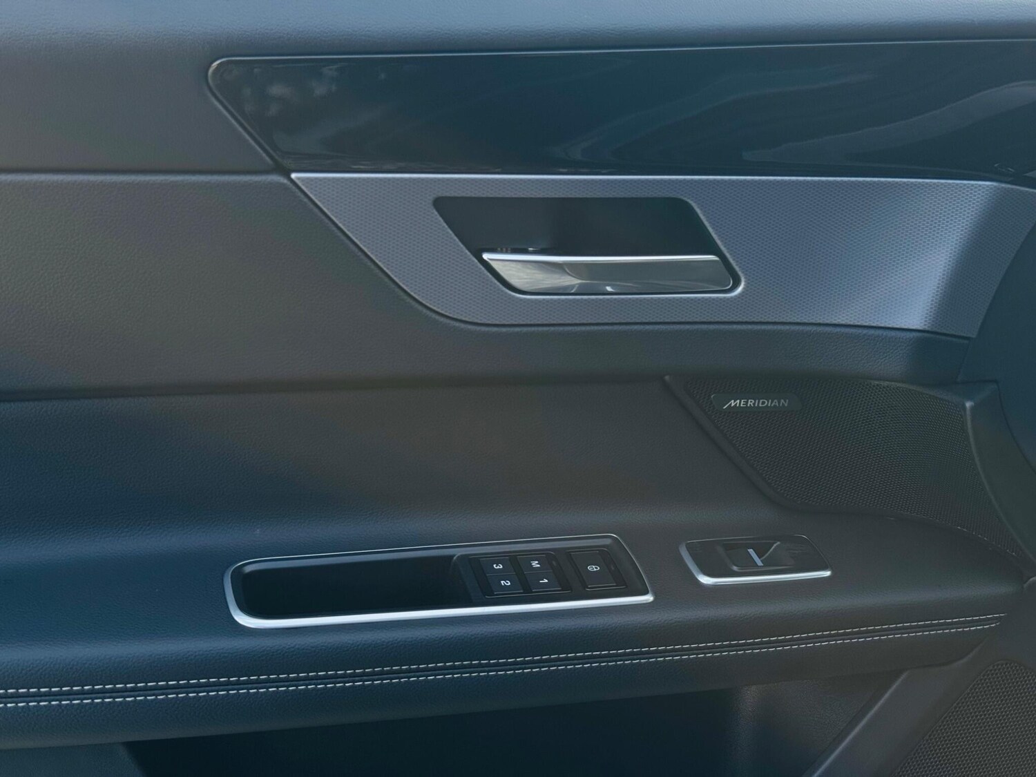 Used Jaguar XF 2017 for sale - 78062763: Photo 39