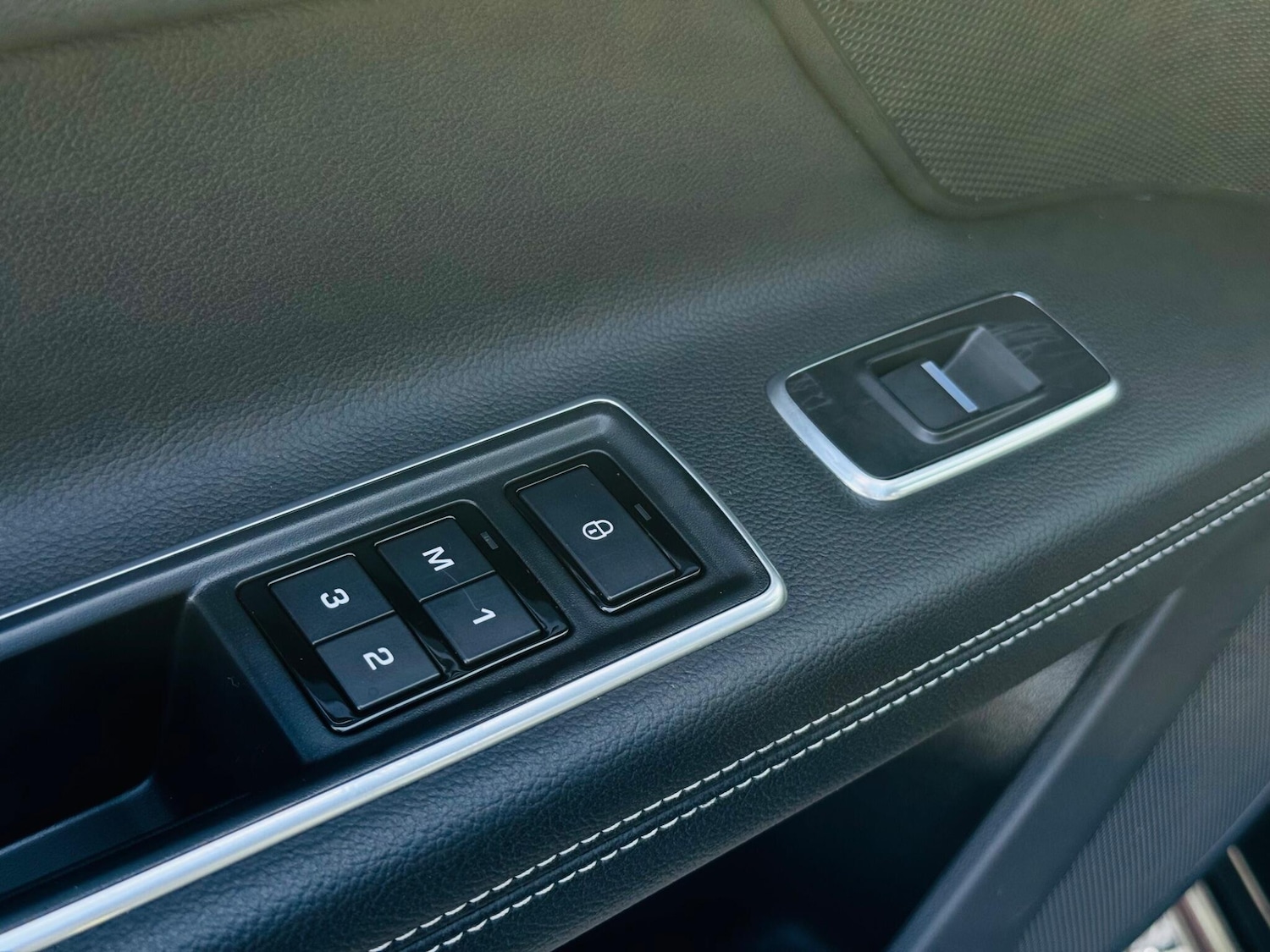 Used Jaguar XF 2017 for sale - 78062763: Photo 40