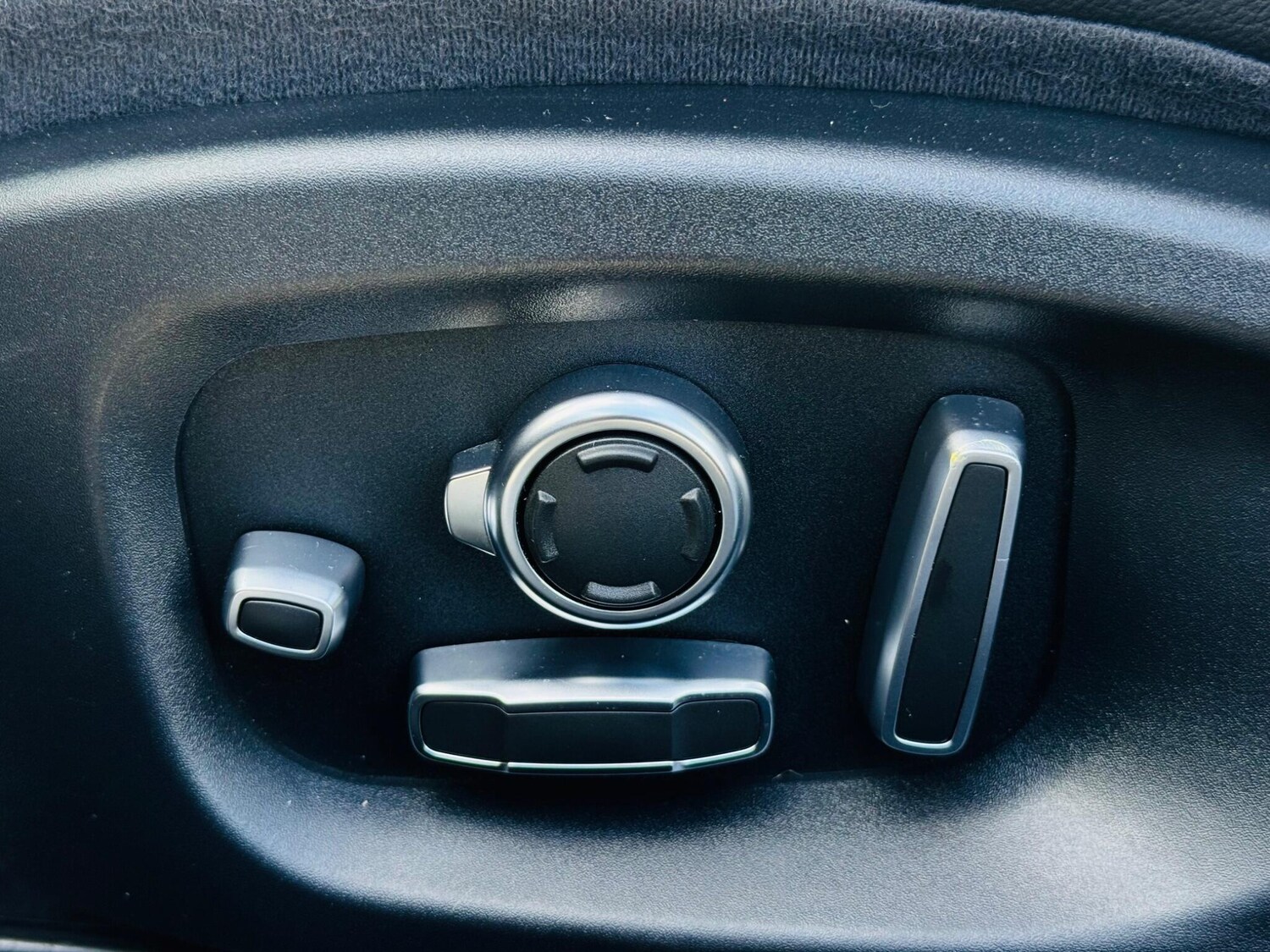 Used Jaguar XF 2017 for sale - 78062763: Photo 41