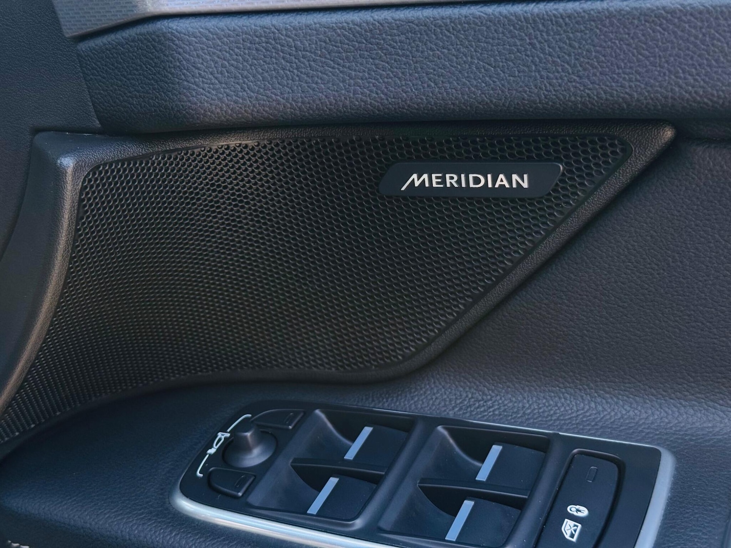 Used Jaguar XF 2017 for sale - 78062763: Photo 54