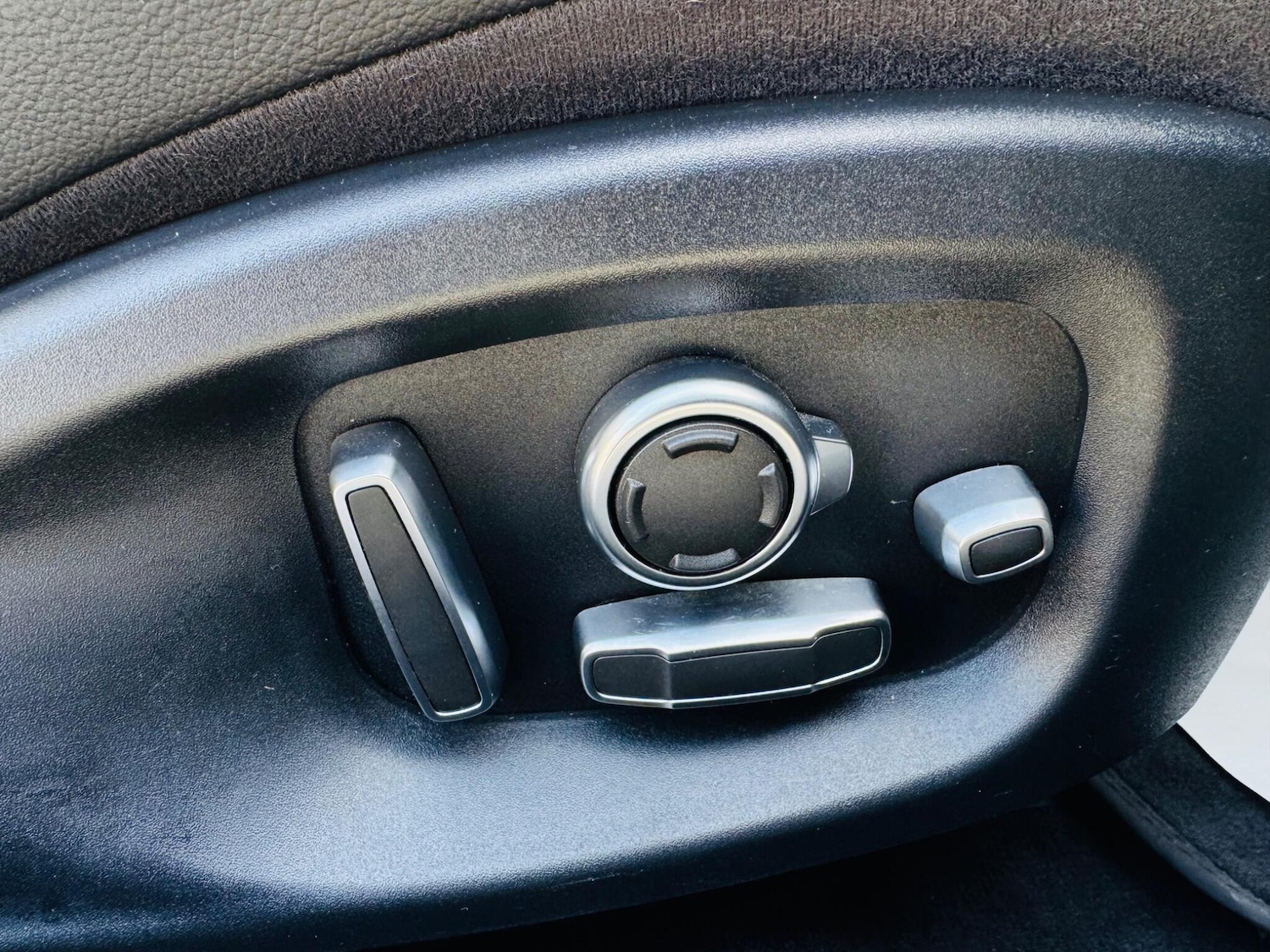 Used Jaguar XF 2017 for sale - 78062763: Photo 58