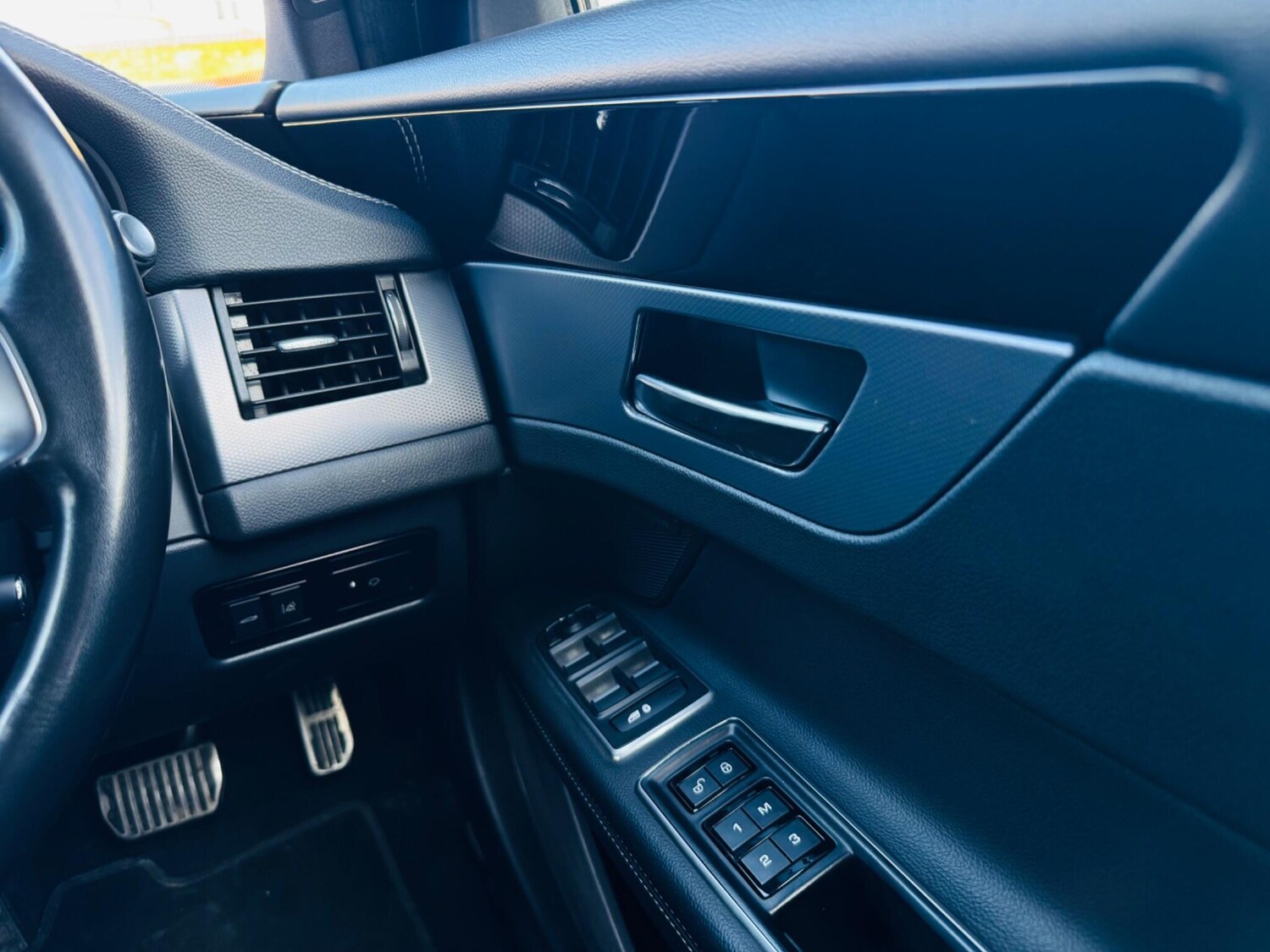 Used Jaguar XF 2017 for sale - 78062763: Photo 60