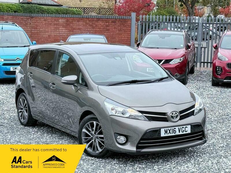 Used Toyota Verso 2016 for sale - 76260285: Photo 1