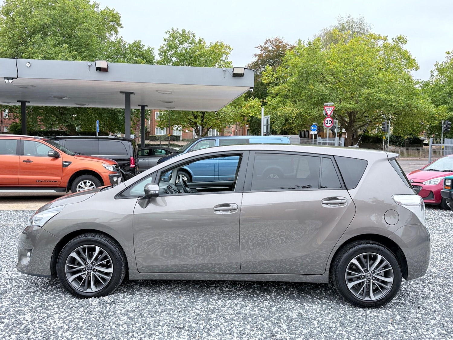 Used Toyota Verso 2016 for sale - 76260285: Photo 10