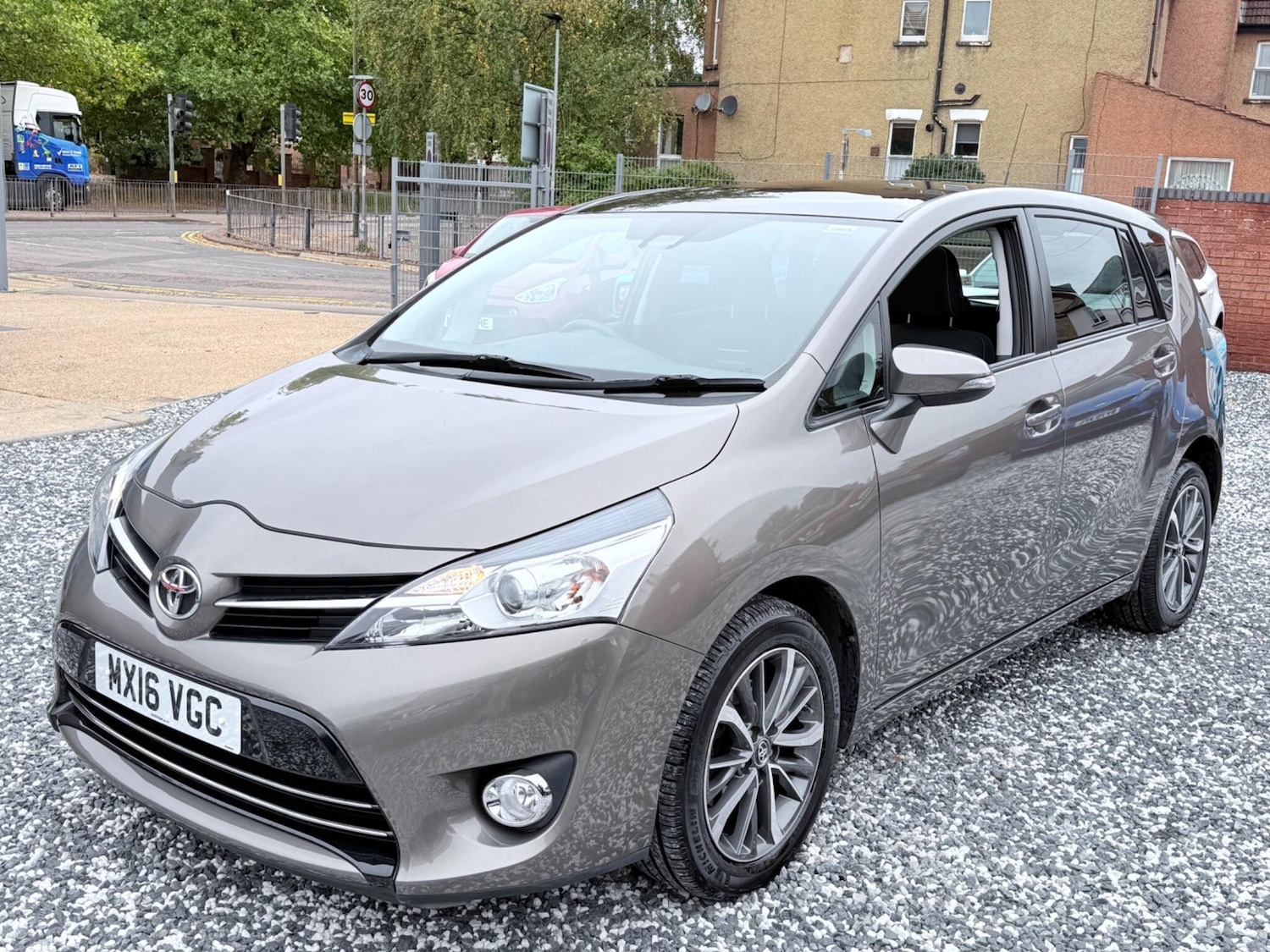 Used Toyota Verso 2016 for sale - 76260285: Photo 11