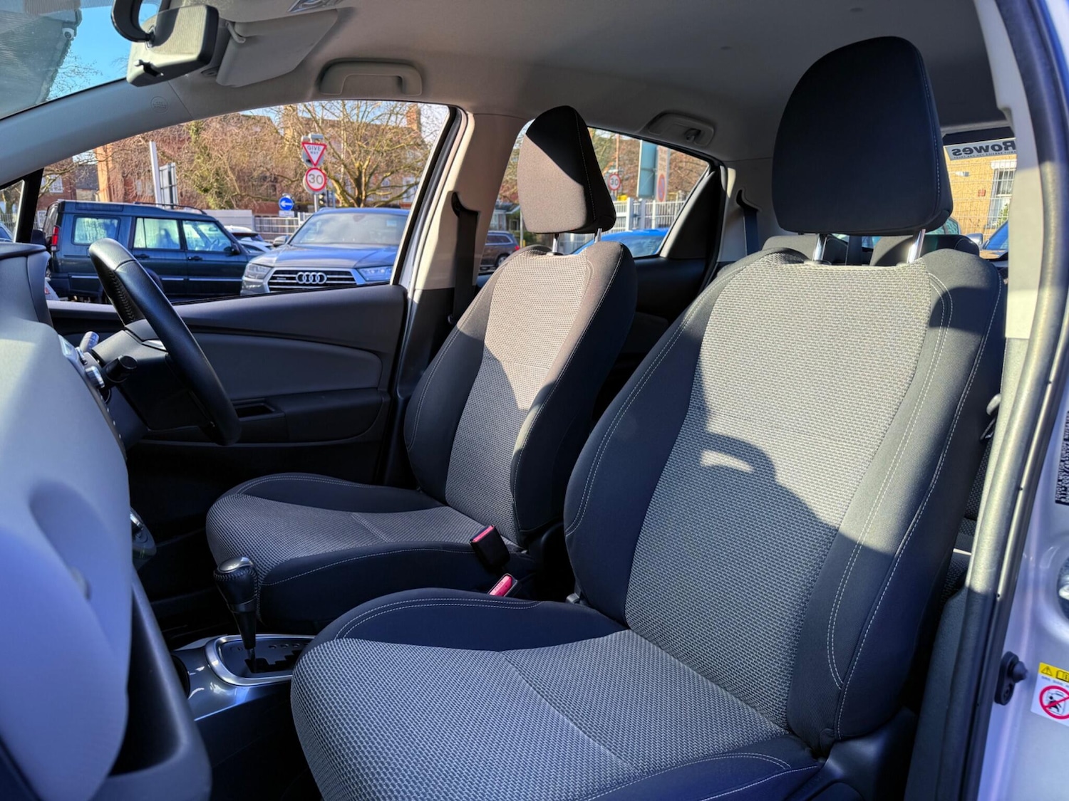 Used Toyota Yaris for sale - 77230514: Photo 31