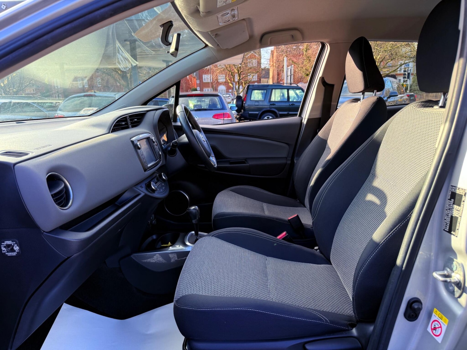 Used Toyota Yaris for sale - 77230514: Photo 32