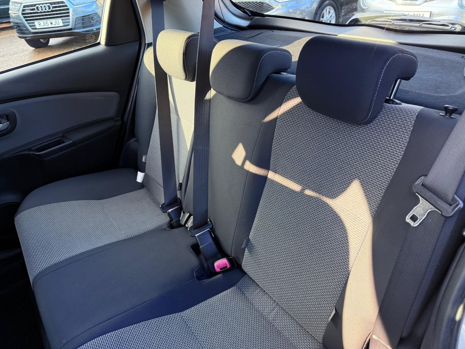 Used Toyota Yaris for sale - 77230514: Photo 35