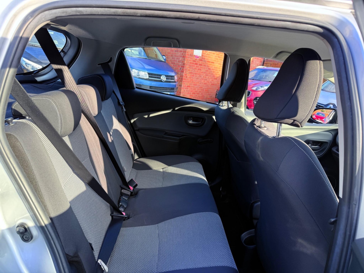 Used Toyota Yaris for sale - 77230514: Photo 40