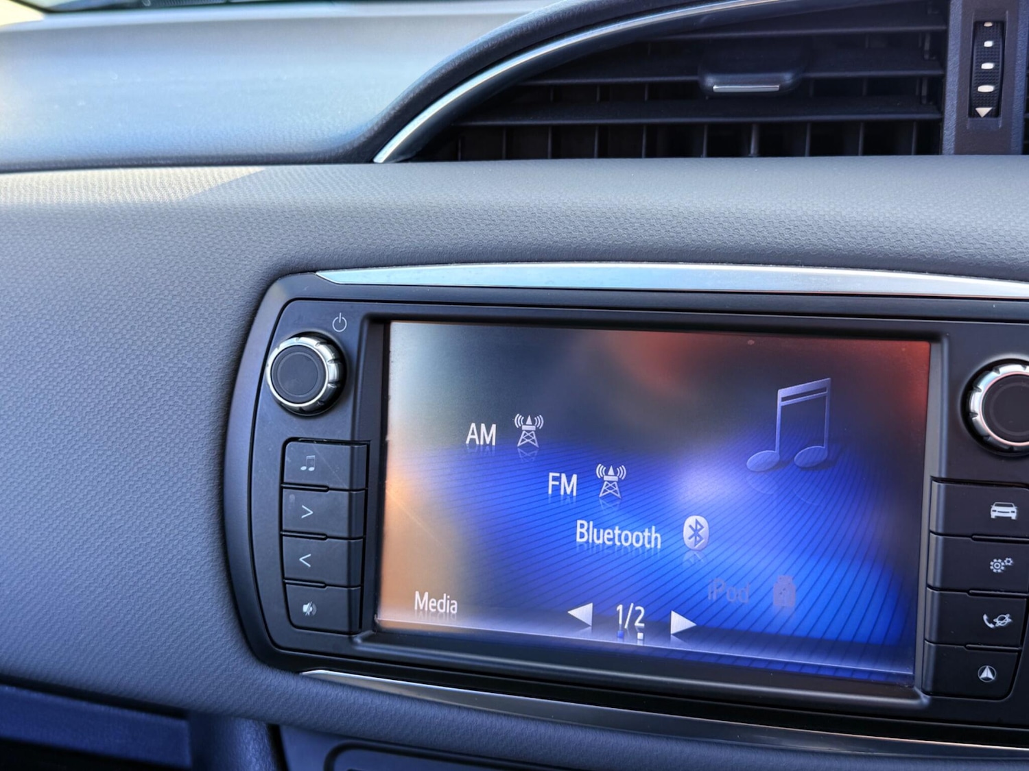 Used Toyota Yaris for sale - 77230514: Photo 49