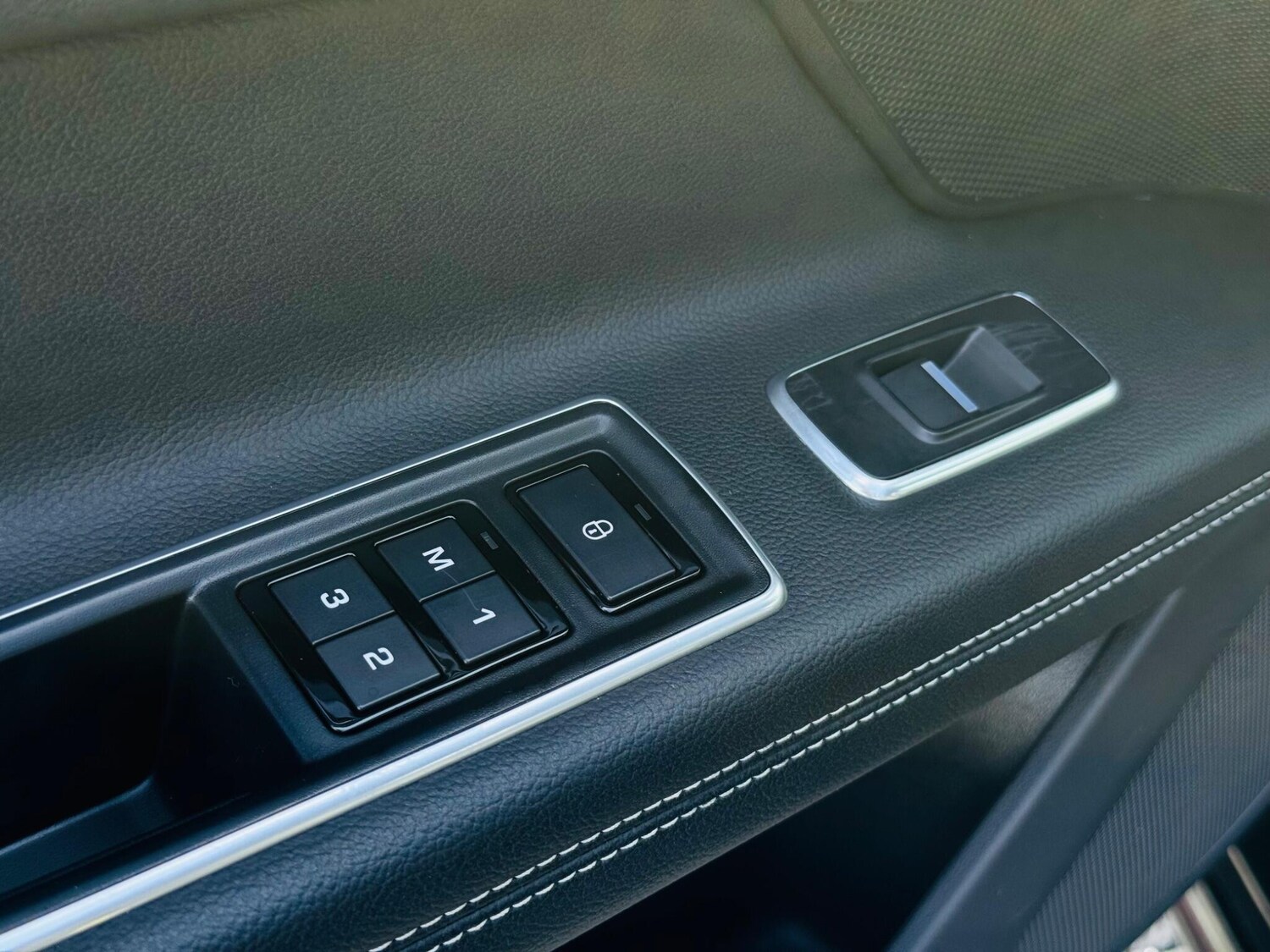 Used Jaguar XF 2017 for sale - 77838737: Photo 40