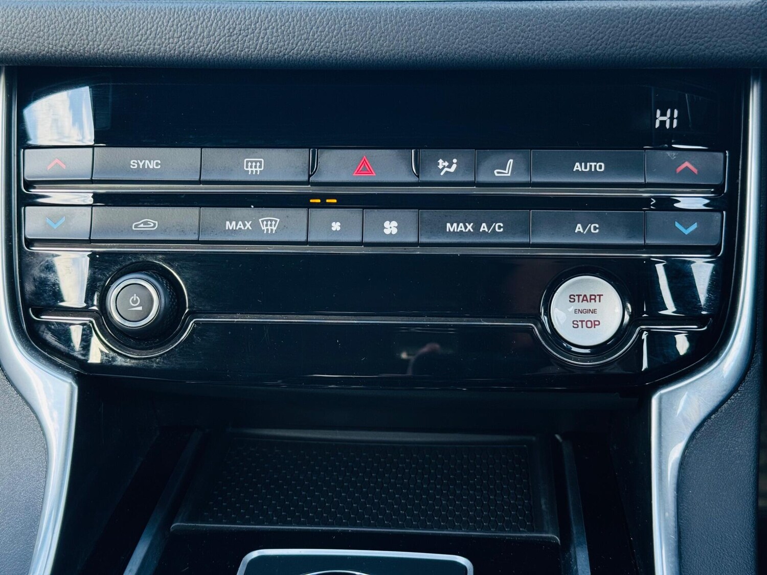 Used Jaguar XF 2017 for sale - 77838737: Photo 73