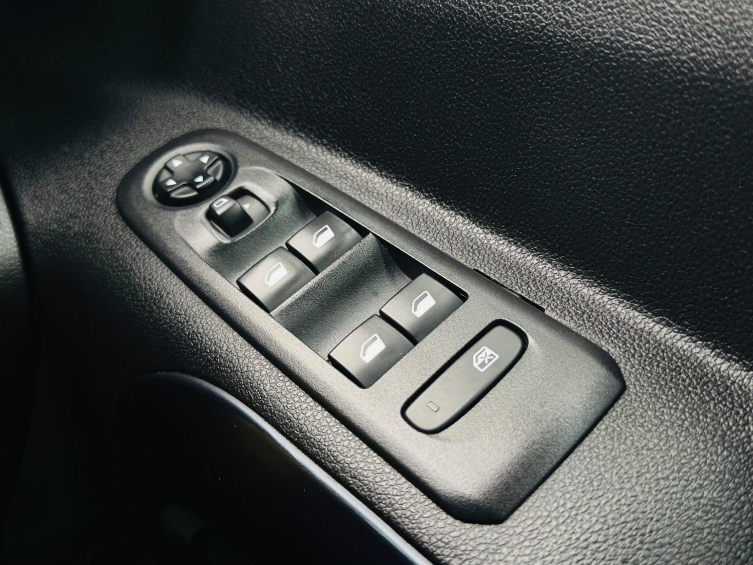 Used Peugeot Rifter 2019 for sale - 77537367: Photo 39