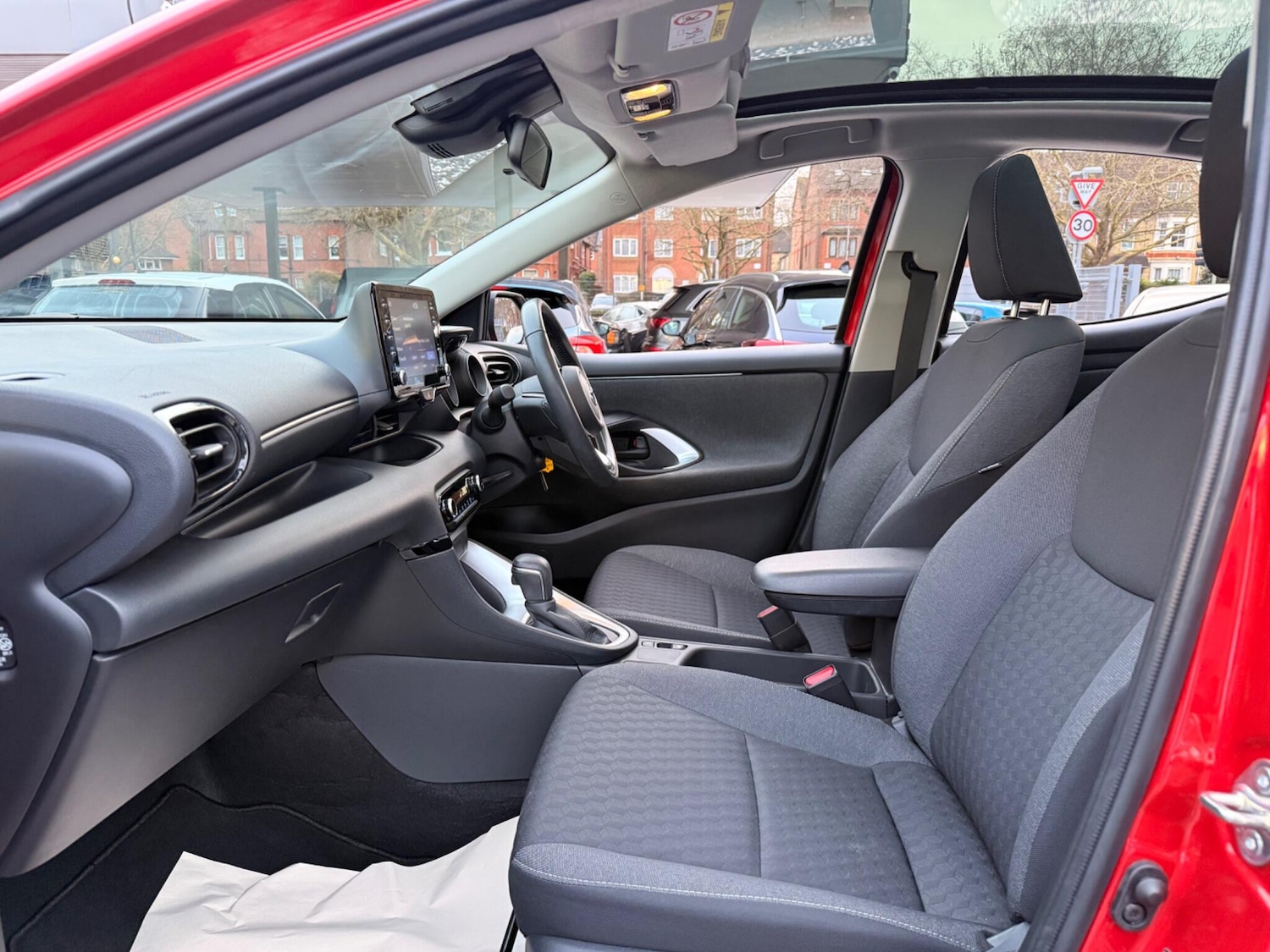 Used Toyota Yaris 2021 for sale - 77624818: Photo 38