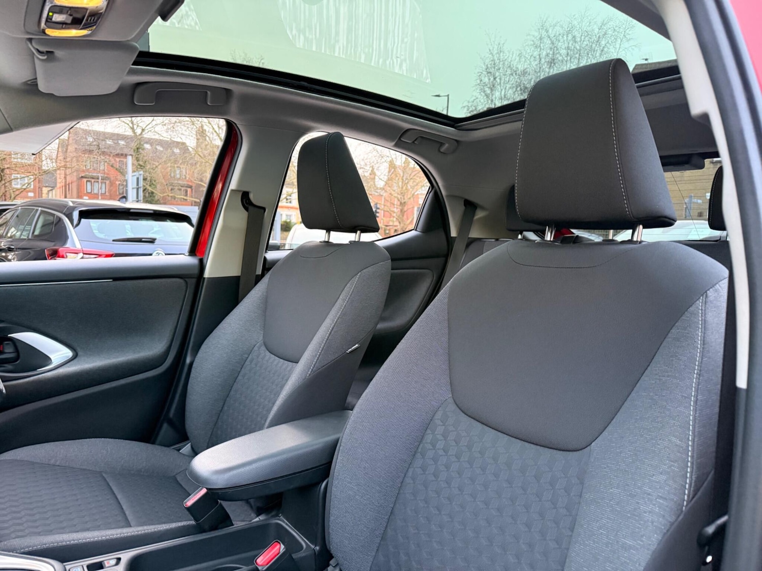 Used Toyota Yaris 2021 for sale - 77624818: Photo 41