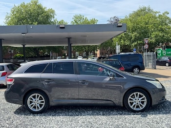 Used Toyota Avensis 2010 for sale - 78609557: Photo