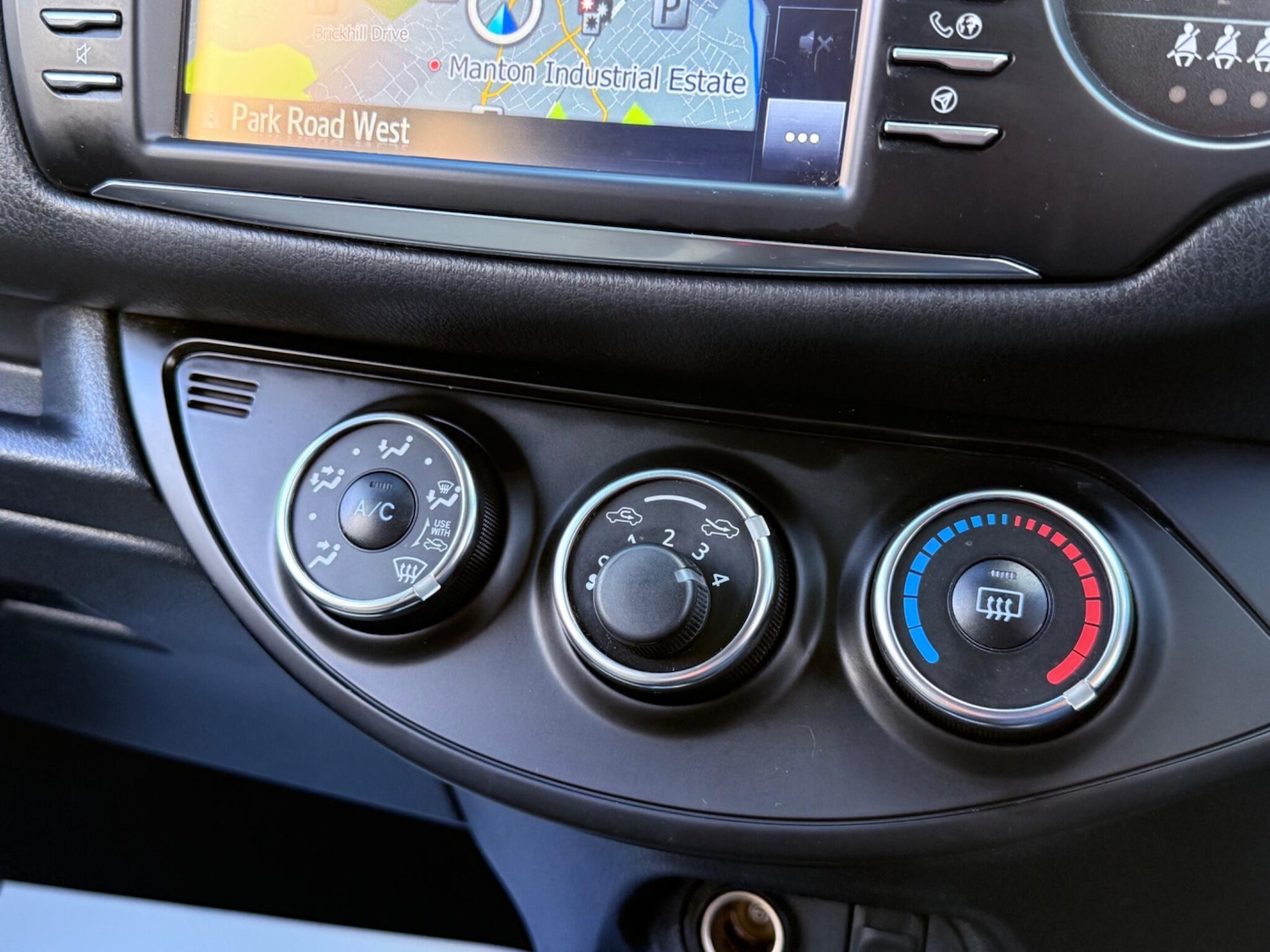 Used Toyota Yaris 2020 for sale - 77230540: Photo 53