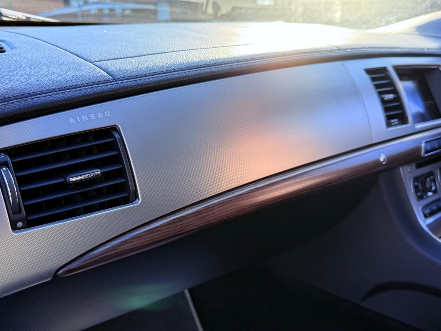 Used Jaguar XF 2014 for sale - 77230538: Photo 39