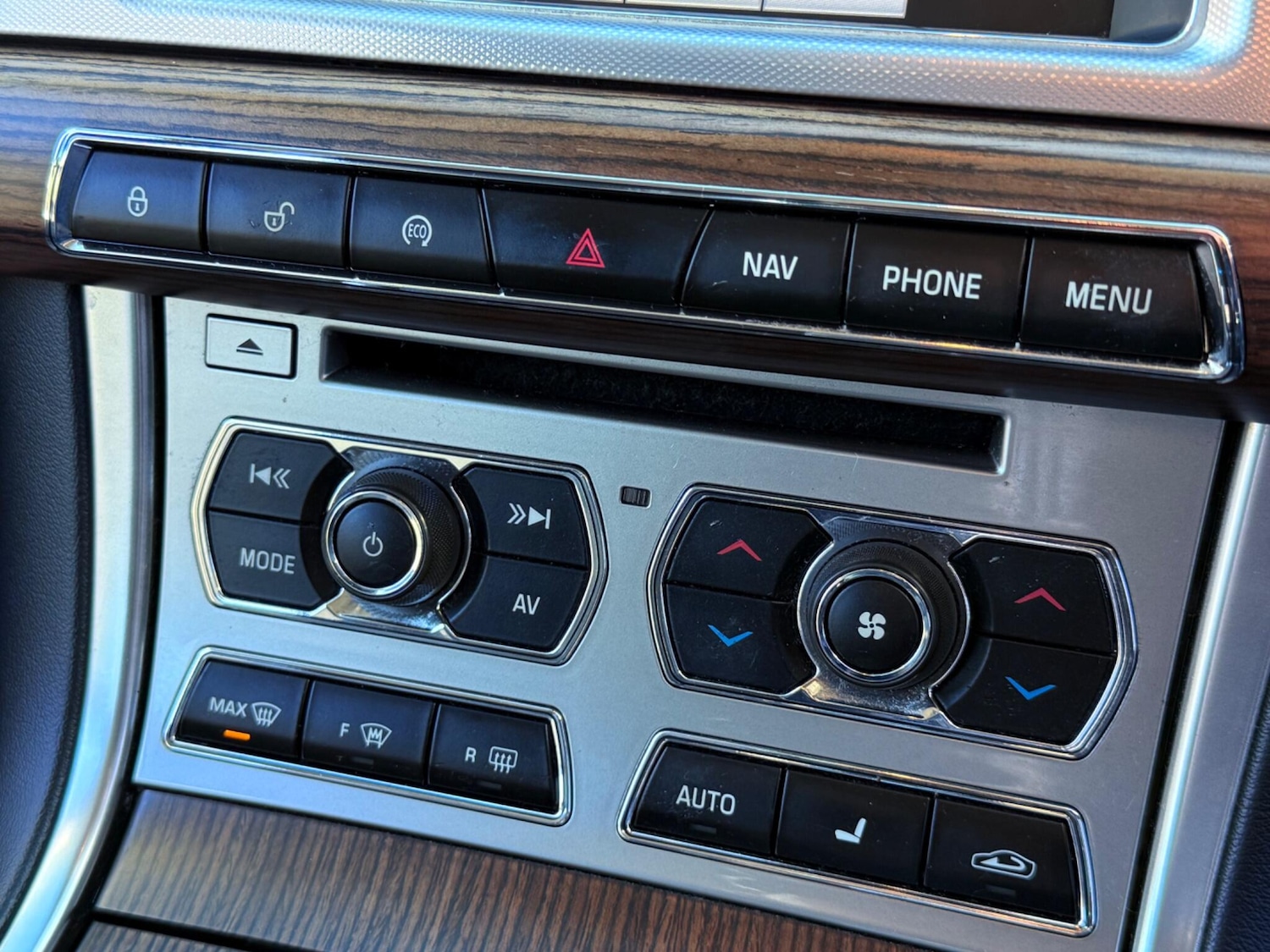 Used Jaguar XF 2014 for sale - 77230538: Photo 61