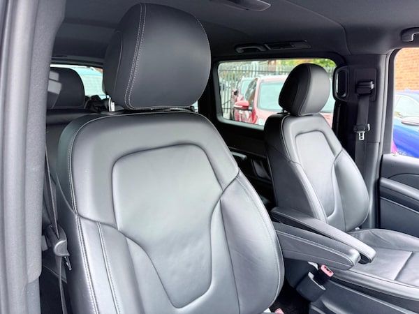 Used Mercedes-Benz V-Class 2018 for sale - 76167550: Photo 31