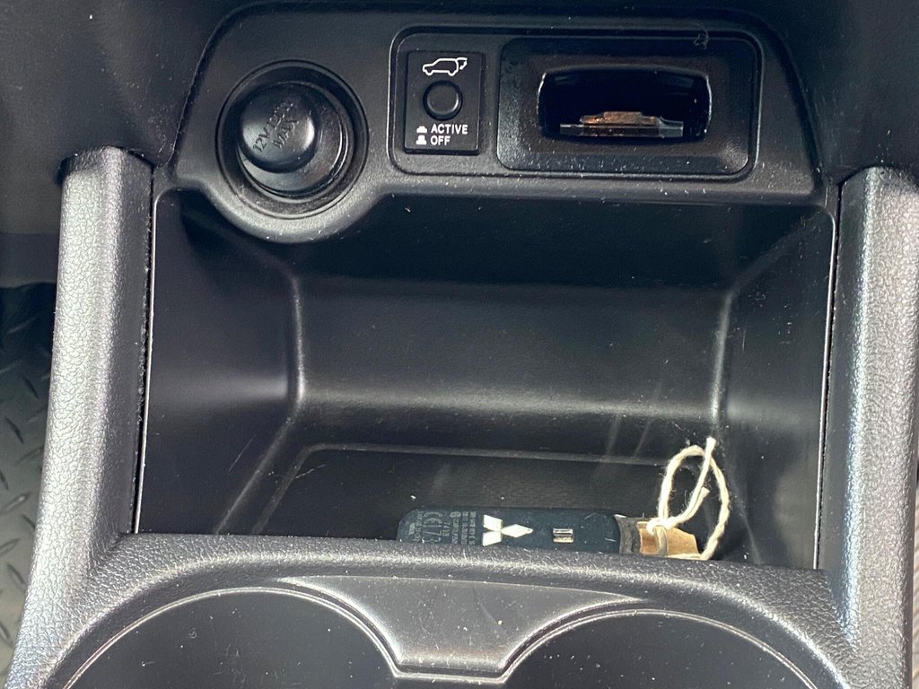 Used Mitsubishi Outlander 2014 for sale - 77780345: Photo 46