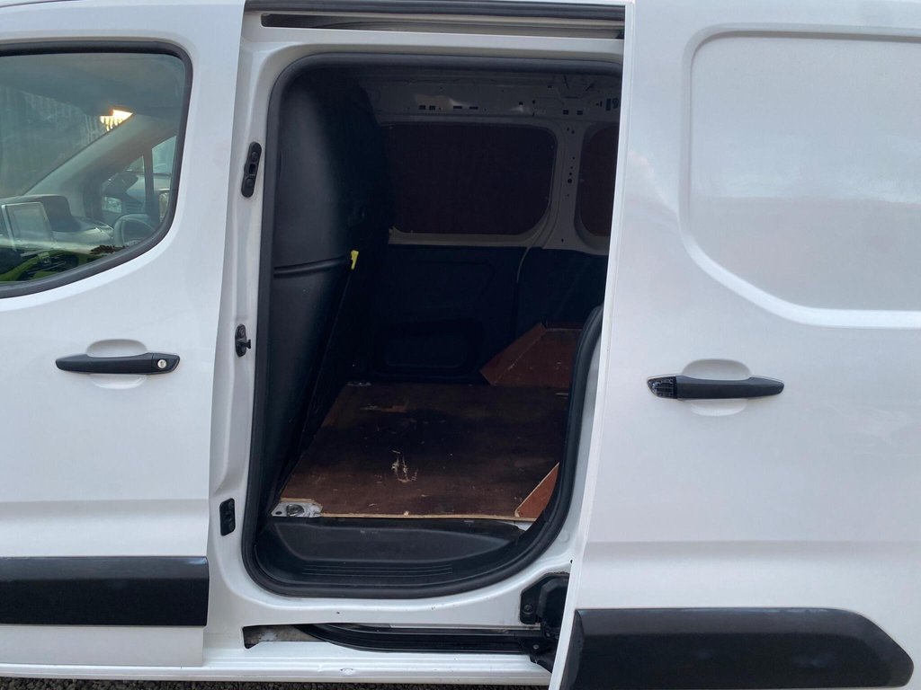 Used Peugeot Partner 2021 for sale - 77048857: Photo 42