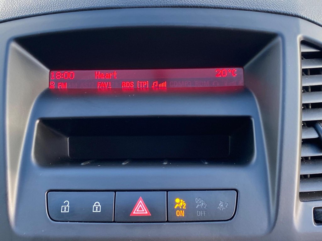 Used Vauxhall Insignia 2010 for sale - 76445811: Photo 32