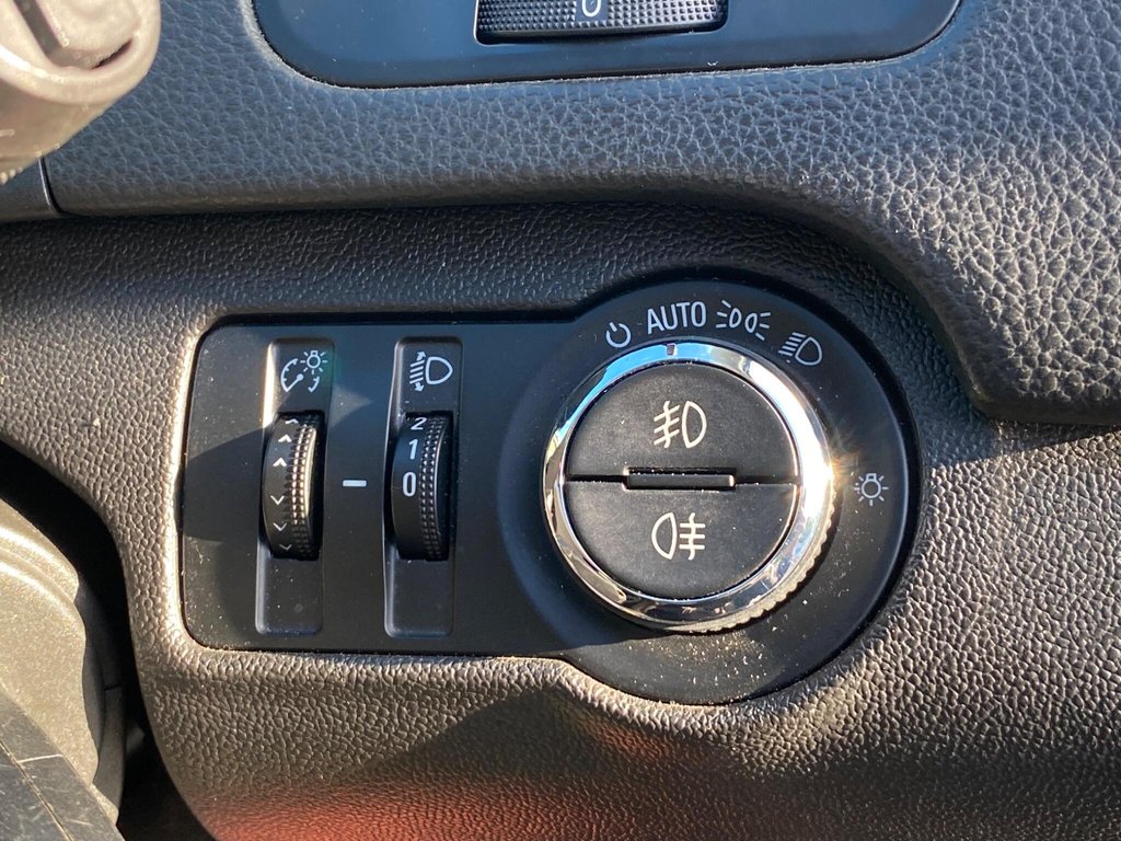 Used Vauxhall Insignia 2010 for sale - 76445811: Photo 40