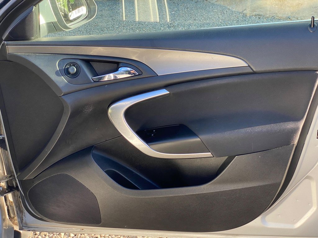 Used Vauxhall Insignia 2010 for sale - 76445811: Photo 42