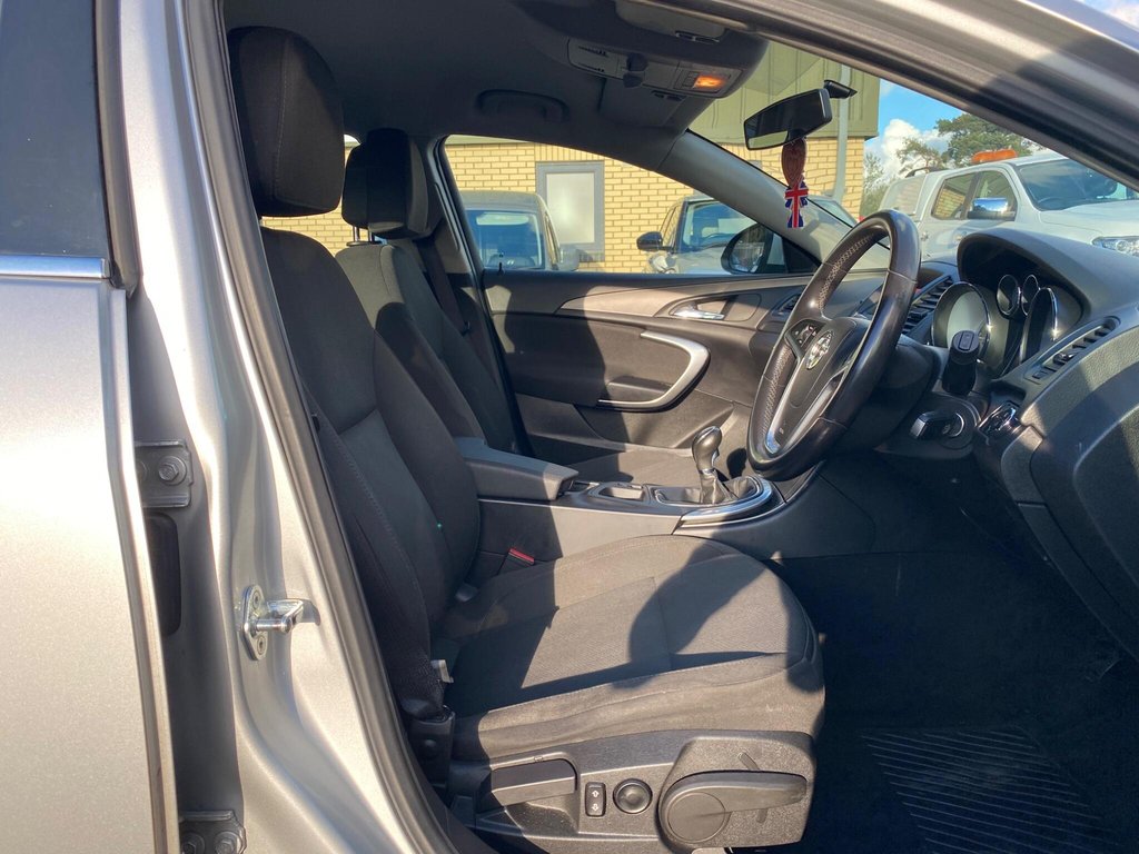 Used Vauxhall Insignia 2010 for sale - 76445811: Photo 6