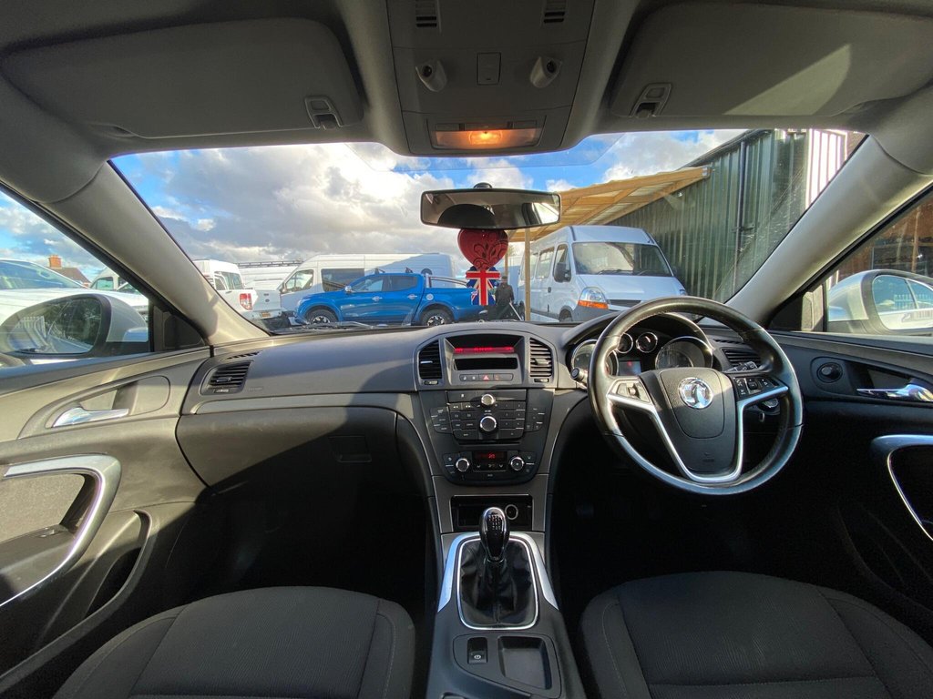 Used Vauxhall Insignia 2010 for sale - 76445811: Photo 8