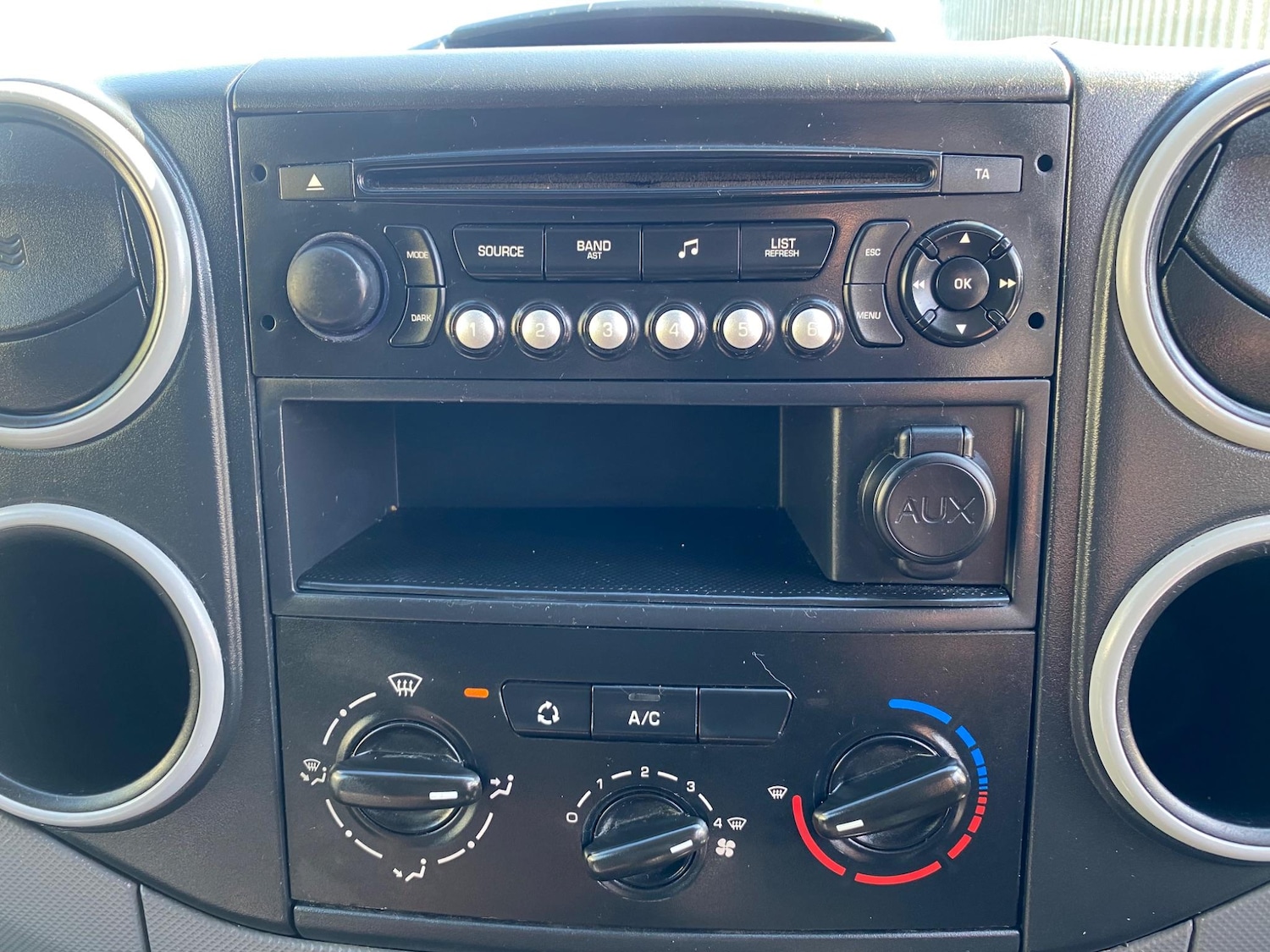 Vehicle 29