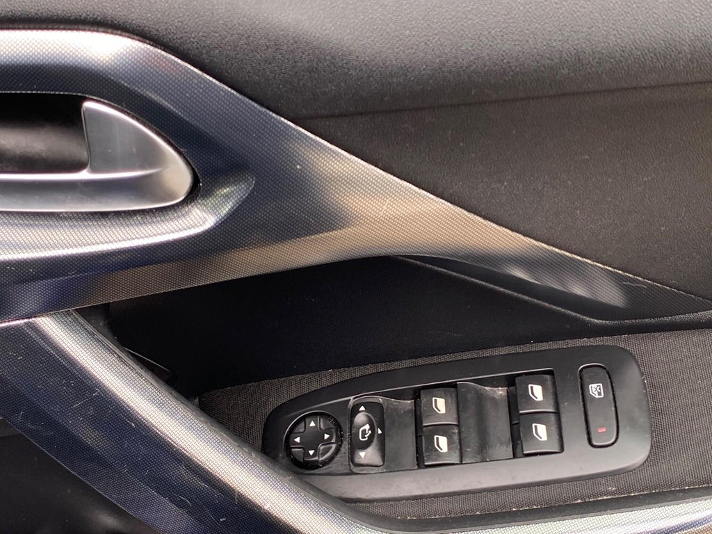 Used Peugeot 2008 2015 for sale - 77919922: Photo 42