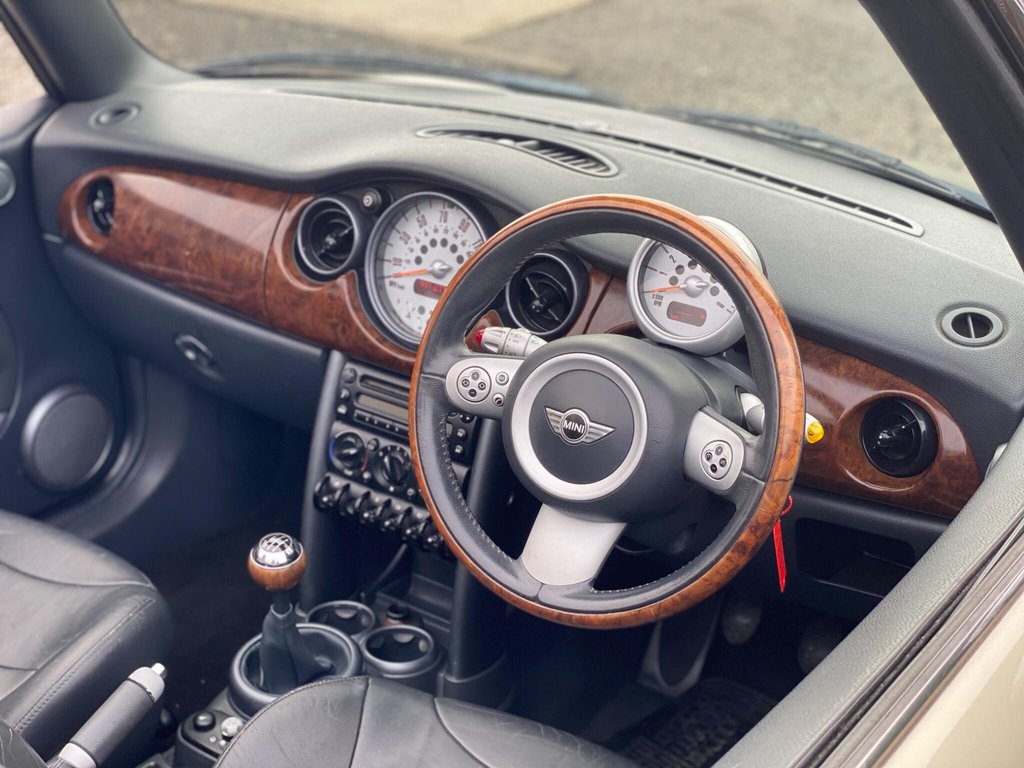 Used MINI Convertible 2007 for sale - 77232020: Photo 32