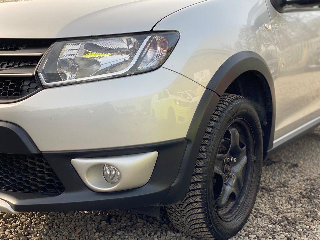 Used Dacia Sandero Stepway 2013 for sale - 77780782: Photo 24