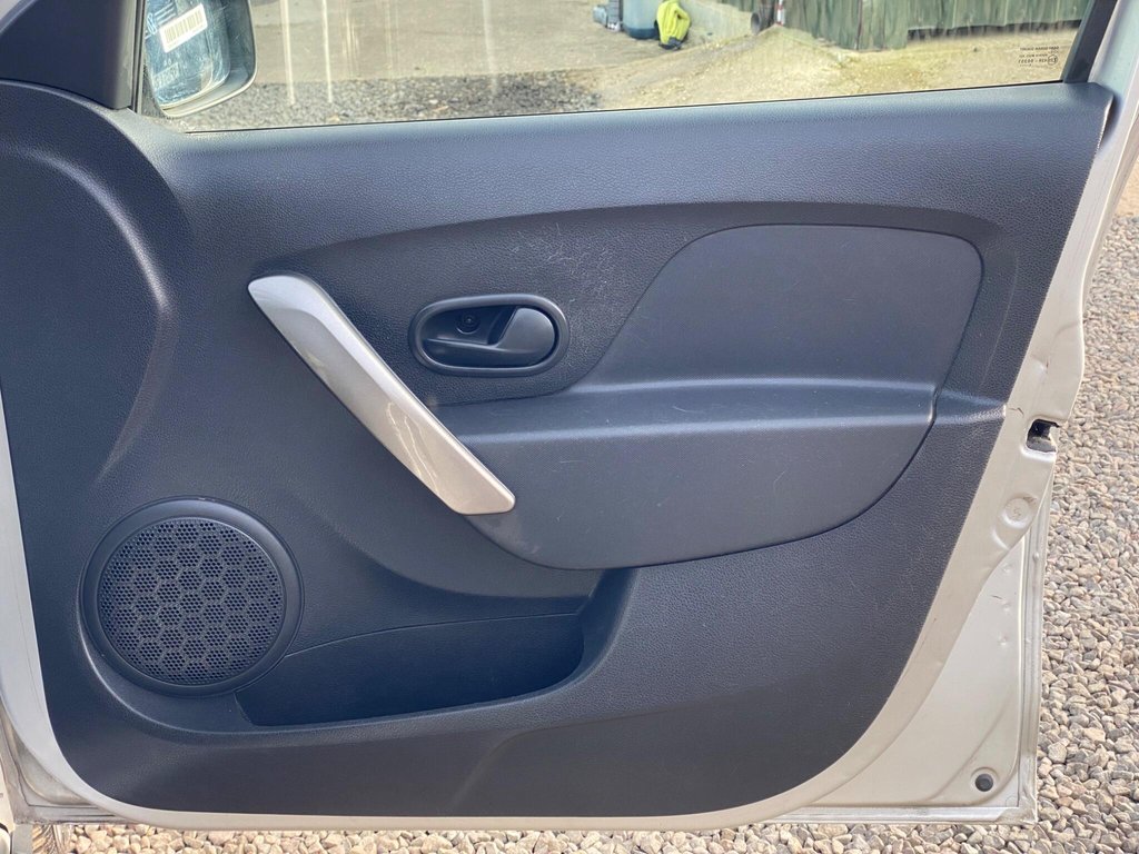 Used Dacia Sandero Stepway 2013 for sale - 77780782: Photo 44