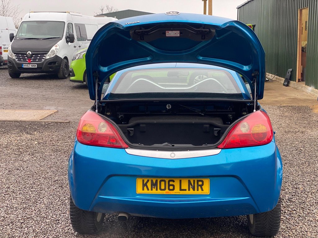 Used Vauxhall Tigra 2006 for sale - 77642325: Photo 29