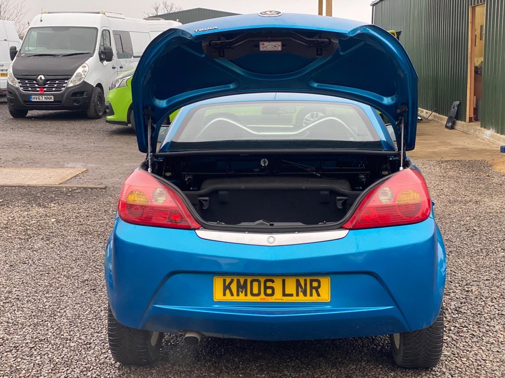 Used Vauxhall Tigra 2006 for sale - 77642325: Photo 30