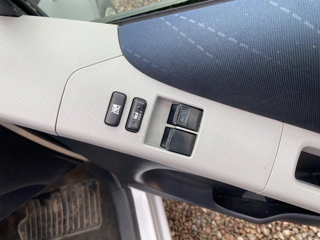 Used Toyota Yaris 2006 for sale - 76434459: Photo 27