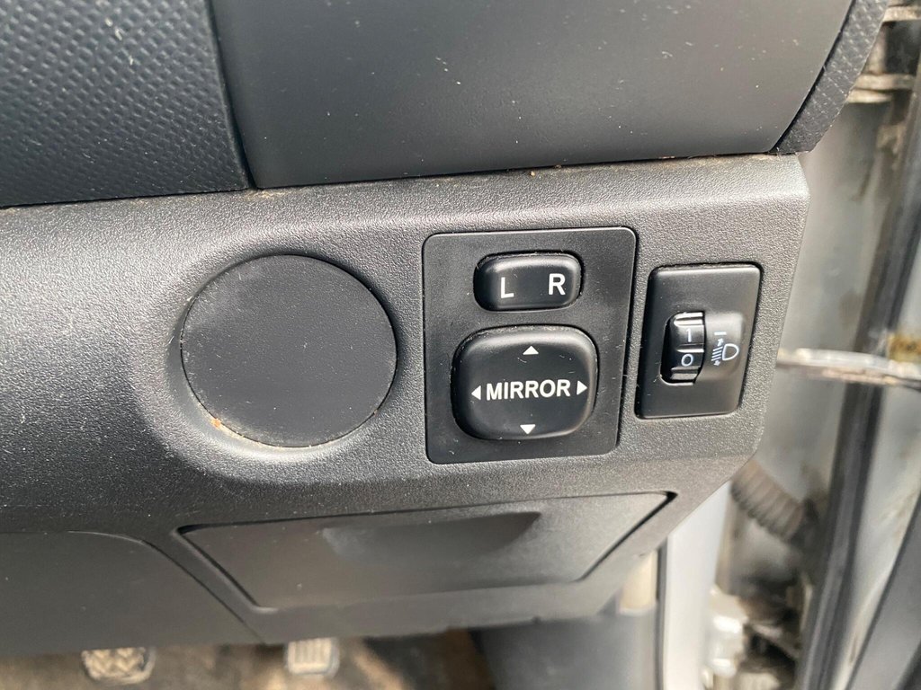 Used Toyota Yaris 2006 for sale - 76434459: Photo 28