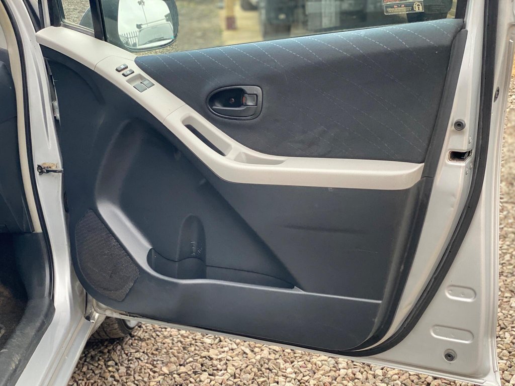 Used Toyota Yaris 2006 for sale - 76434459: Photo 32