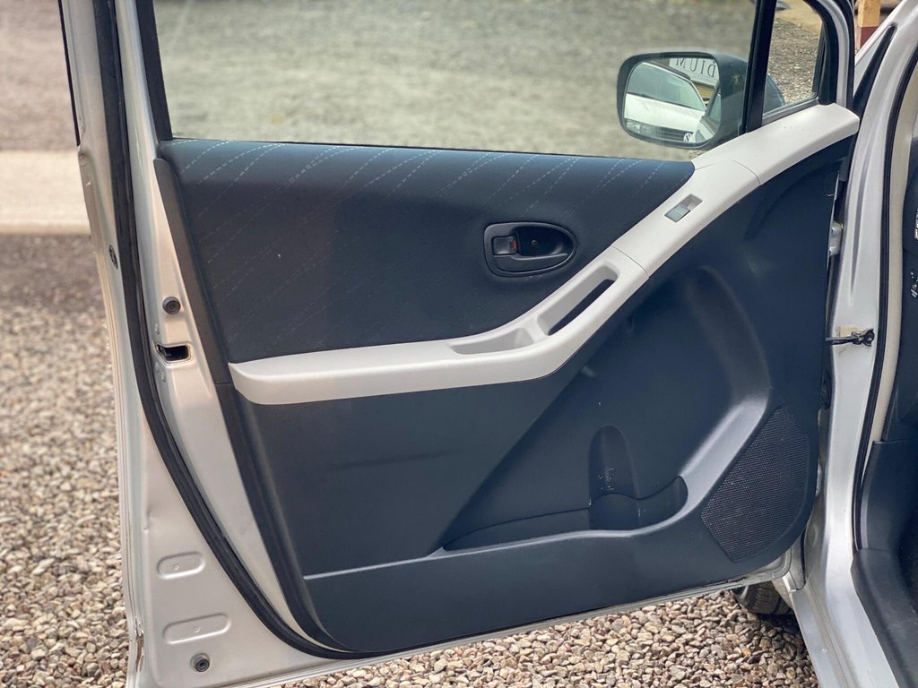 Used Toyota Yaris 2006 for sale - 76434459: Photo 40