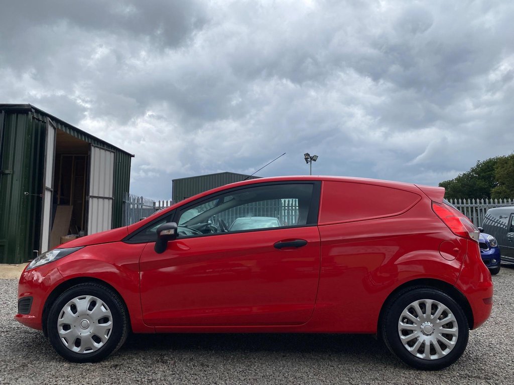 Used Ford Fiesta Van 2017 for sale - 76035185: Photo 19