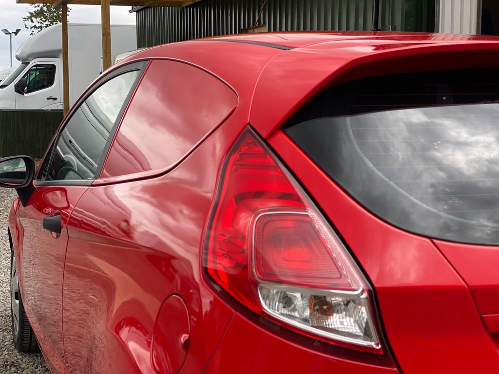 Used Ford Fiesta Van 2017 for sale - 76035185: Photo 26