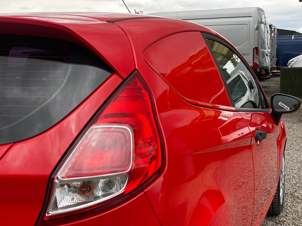 Used Ford Fiesta Van 2017 for sale - 76035185: Photo 28