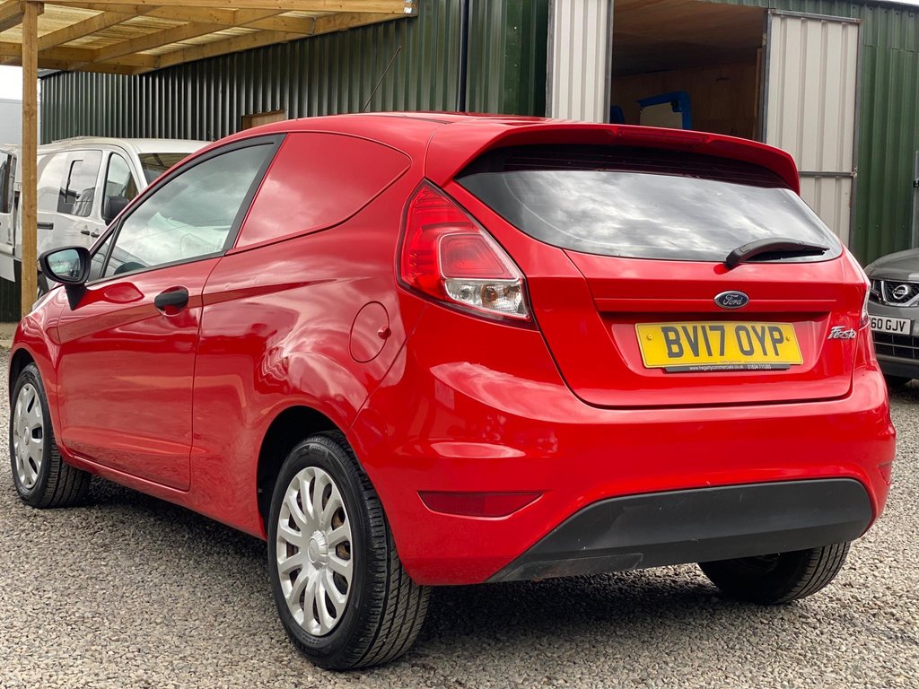 Used Ford Fiesta Van 2017 for sale - 76035185: Photo 4