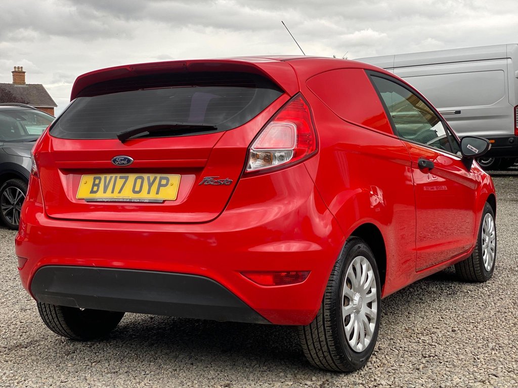 Used Ford Fiesta Van 2017 for sale - 76035185: Photo 5
