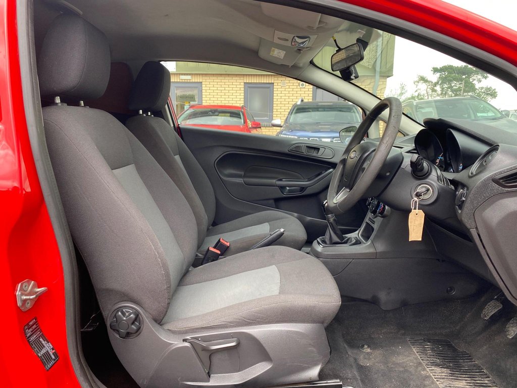 Used Ford Fiesta Van 2017 for sale - 76035185: Photo 8